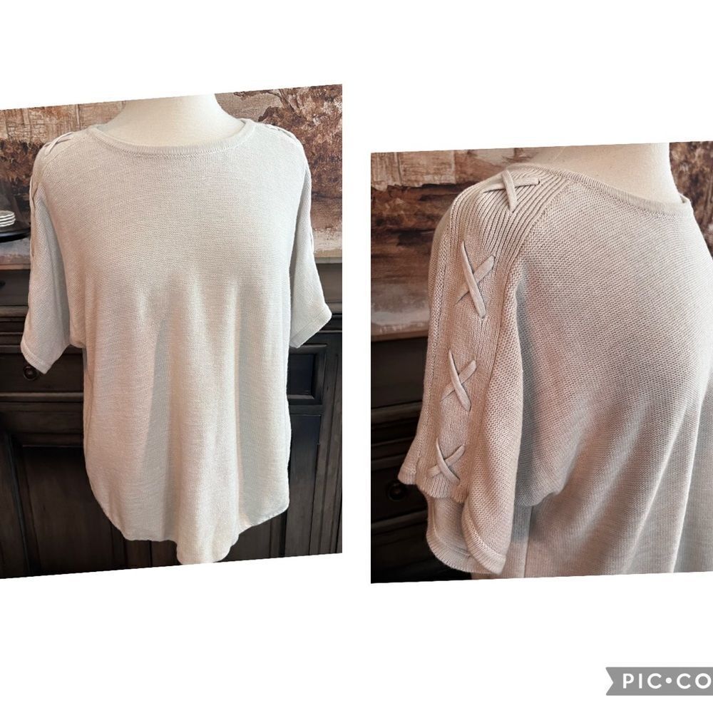 Design History Sweater Pastel Gray Laced Sleeves size Large
